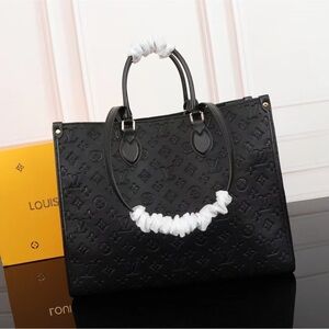 🥛Louis Vuitton Onthego
MM Monogram